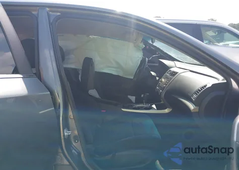 2015 Nissan Altima 2.5 S из США, поврежденный, VIN 1N4AL3AP0FN375980